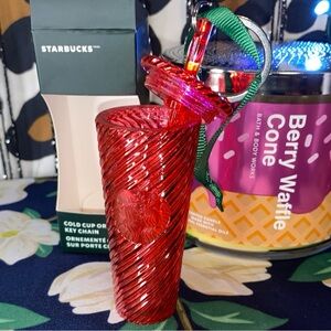 STARBUCKS LARGE RED COLD CUP TUMBLER KEYCHAIN